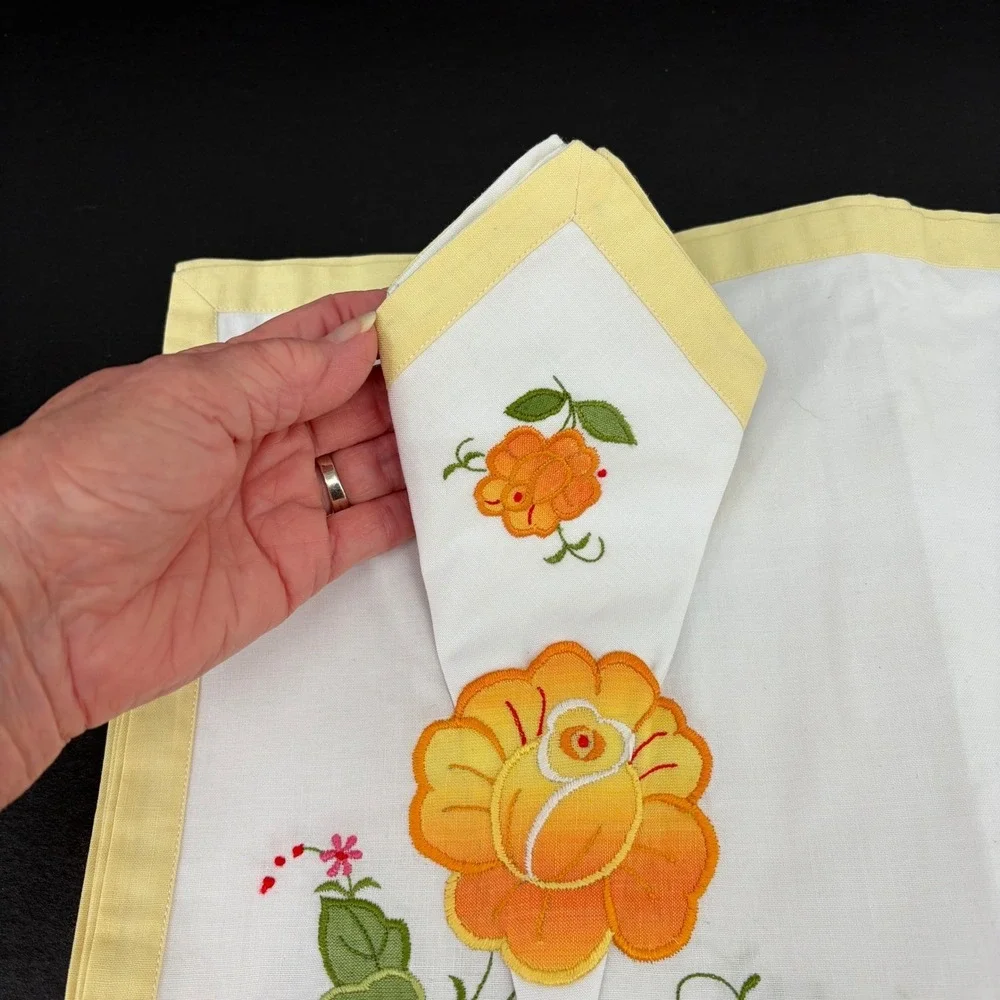 Vintage Handmade Placemat Napkin Set 8pc Floral Embroidered White‎ Yellow Cotton